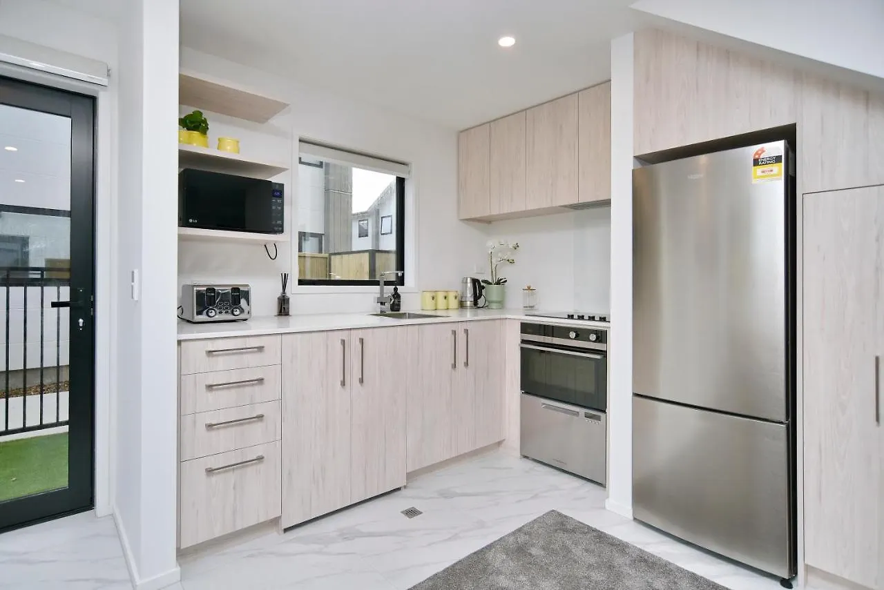 Sea Air And Sandy Beach, Beautiful 1 Bed 1 Bath Christchurch New Zealand