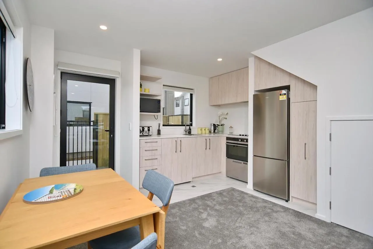 Sea Air And Sandy Beach, Beautiful 1 Bed 1 Bath Christchurch New Zealand