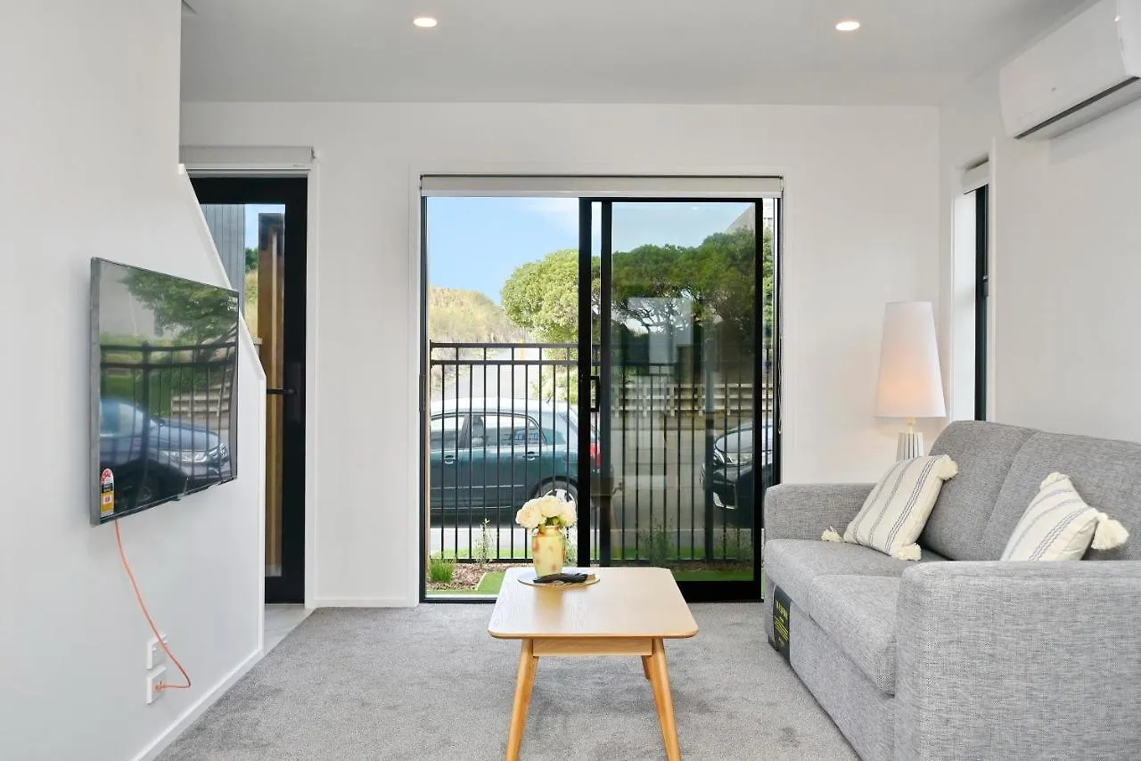 Apartment Sea Air And Sandy Beach, Beautiful 1 Bed 1 Bath Christchurch