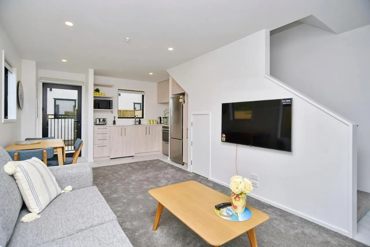 Sea Air And Sandy Beach, Beautiful 1 Bed 1 Bath Christchurch