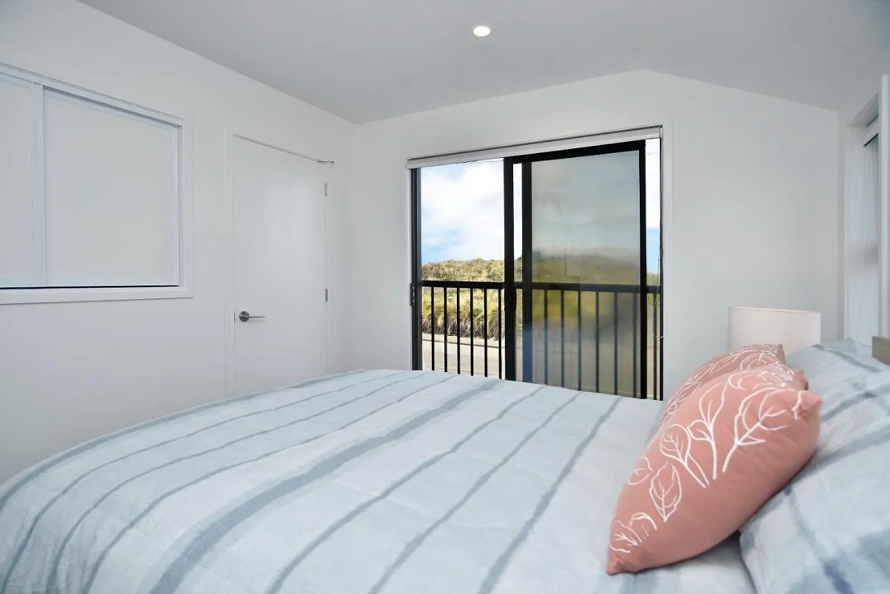 Sea Air And Sandy Beach, Beautiful 1 Bed 1 Bath Christchurch 0*,