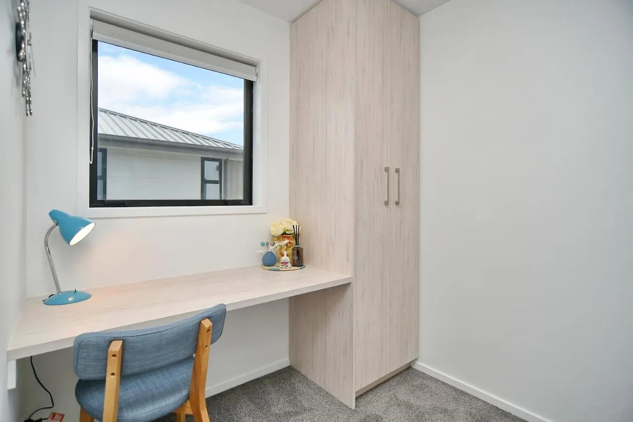 Apartment Sea Air And Sandy Beach, Beautiful 1 Bed 1 Bath Christchurch New Zealand