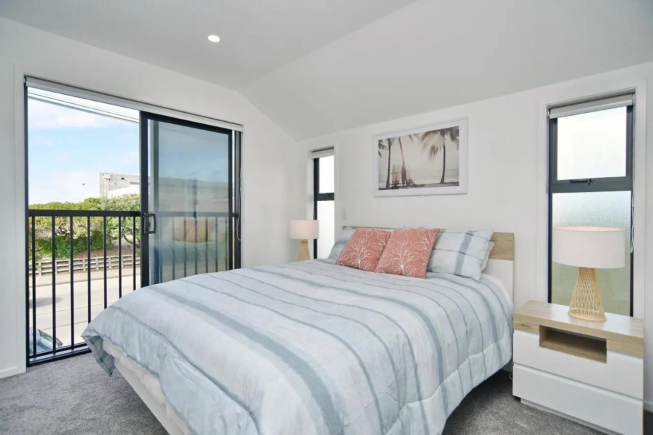 Sea Air And Sandy Beach, Beautiful 1 Bed 1 Bath Christchurch New Zealand