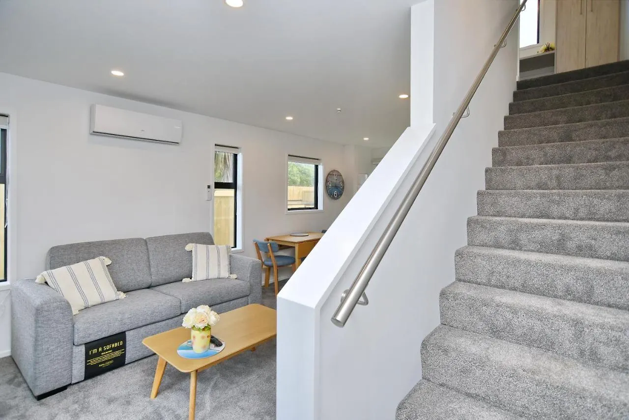 Sea Air And Sandy Beach, Beautiful 1 Bed 1 Bath Christchurch Apartament