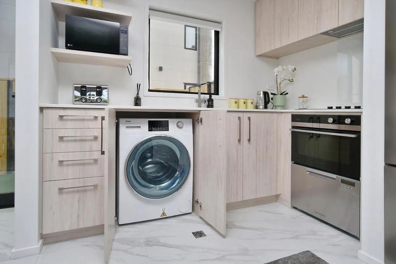 Sea Air And Sandy Beach, Beautiful 1 Bed 1 Bath Christchurch
